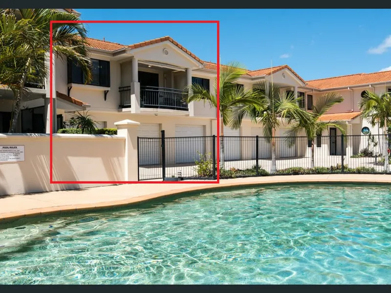 Fully renovated 3 bed luxury furnished unit in Pelican Waters