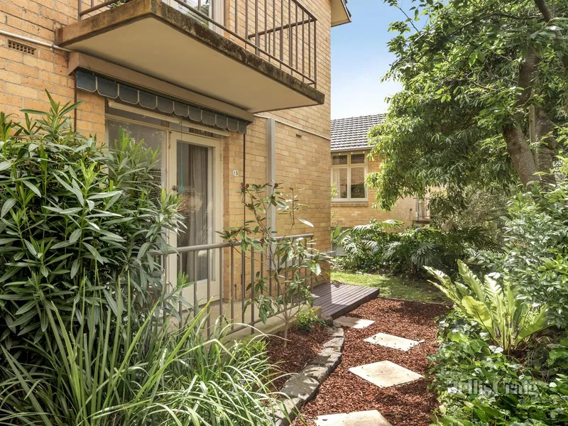 Light filled, ground floor convenience