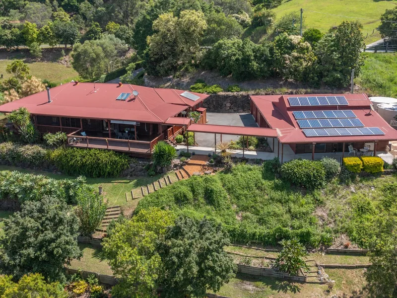 Stunning Dual Living on Acreage
