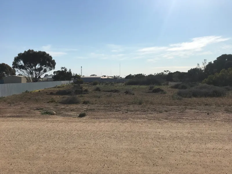 3600m2 corner block at Moonta Bay you have photos 