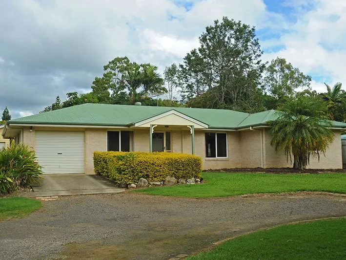 Family Home with Inground Pool - Quiet Cul-de-sac Location