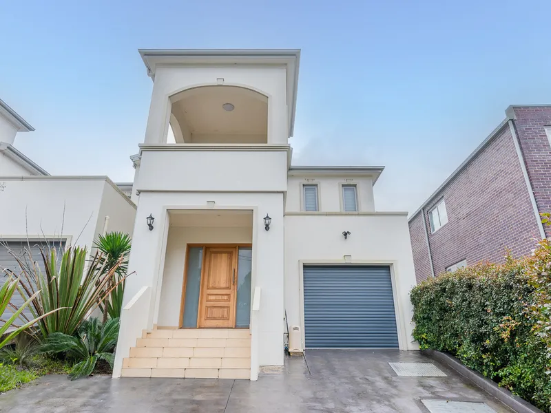 Freshly painted five-bedroom duplex