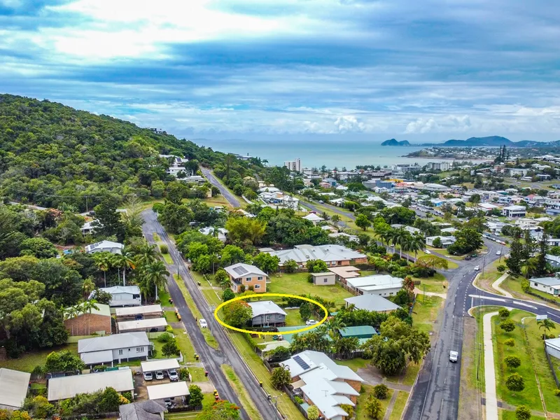 Stylish Queenslander - Central Yeppoon