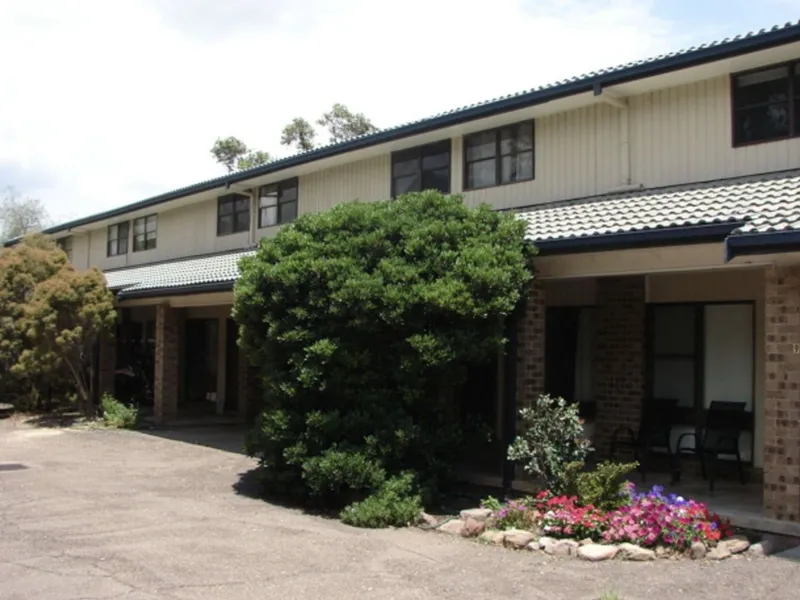Spacious 3-bedroom townhouse near Muswellbrook Hospital, shopping centre and school