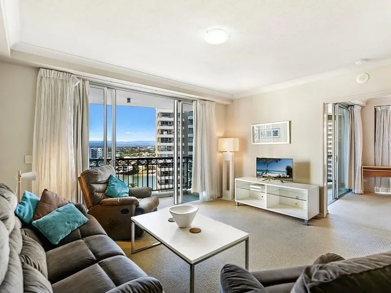 Mantra Towers of Chevron - Two Bedroom Furnished Apartment on Level 8!