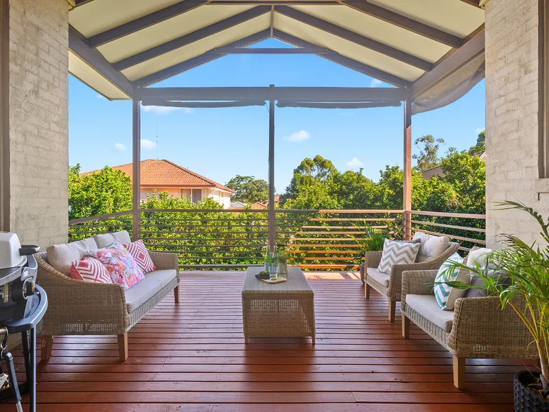 Modern,Unique & Open Plan. CTHS catchment. Walk to Metro.