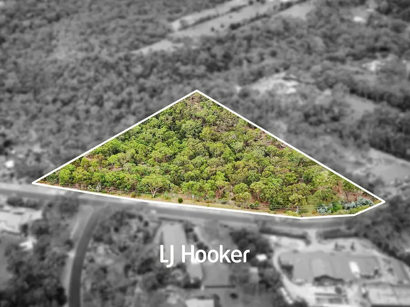 Vacant Block with Huge Frontage on 4.7 Acres (1.91 Ha)