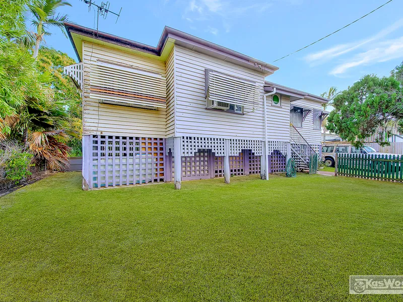 $240,000.  2 STREET FRONTAGE. WITH OLD WORLD CHARM &  MODERN DAY CONVENIENCES.