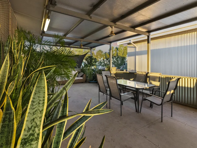 3 x 1 home with bush views!