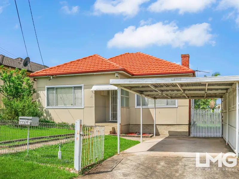 LOVELY HOME IN POPULAR STREET