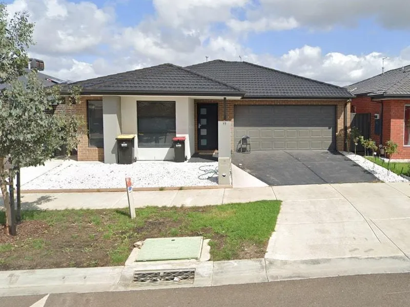 FAMILY HOME IN PRIME LOCATION!