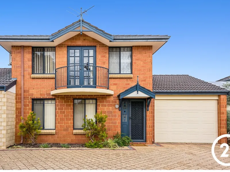 WALK TO THE FORESHORE