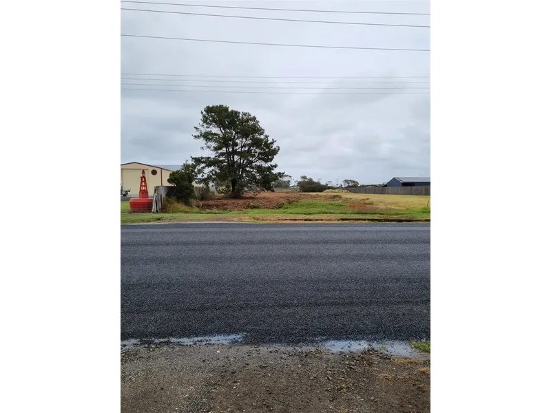 RARE DOUBLE BLOCK SUBDIVISION POTENTIAL IN PORT ALBERT