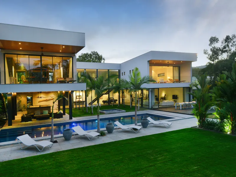 YOUR OWN PRIVATE RESORT, ABSOLUTE BEACHFRONT