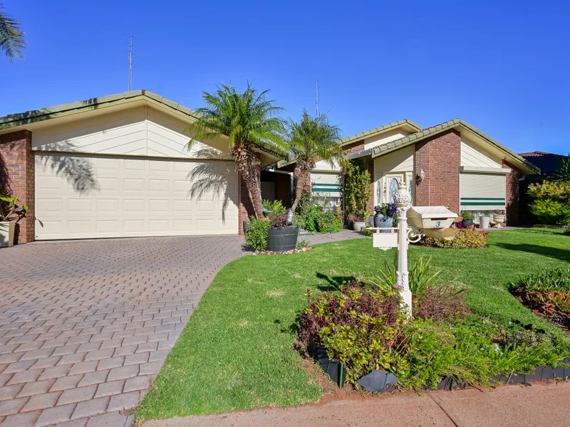 A WONDERFUL HOME TO NEST OR INVEST - VERSATILE LIVING IN A DESIRABLE LOCATION