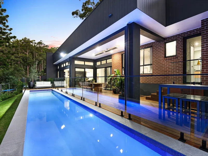 Bold Architectural Beauty Embraced by Bushland Tranquillity