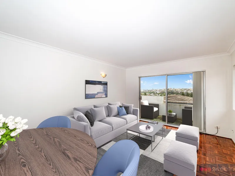 Modern 2 bedroom unit with 270 degree district views!