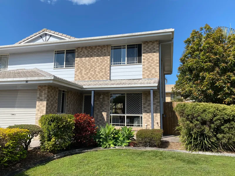3 BED TOWNHOUSE IN GATED COMPLEX