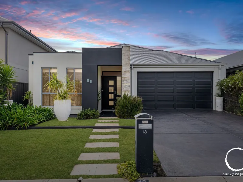 EXCEPTIONAL SIZE & STRIKING STYLE FOR LOVERS OF LUXURY