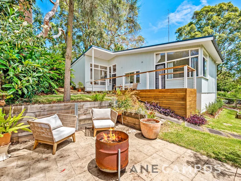 A Stunning Mid-Century Classic.