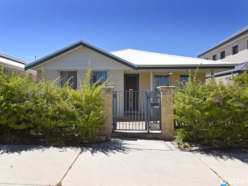 Nest or Invest in this Beachside Suburb!