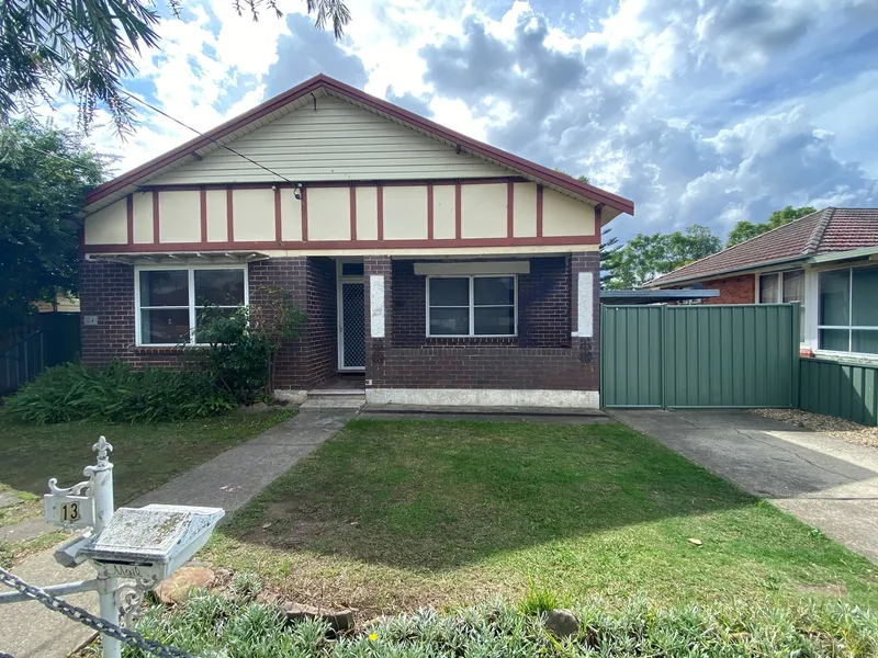 LARGE 3 BEDROOM HOUSE 