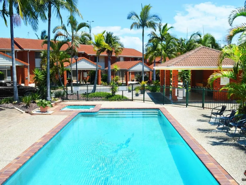 Generously sized Townhouse ready to occupy!