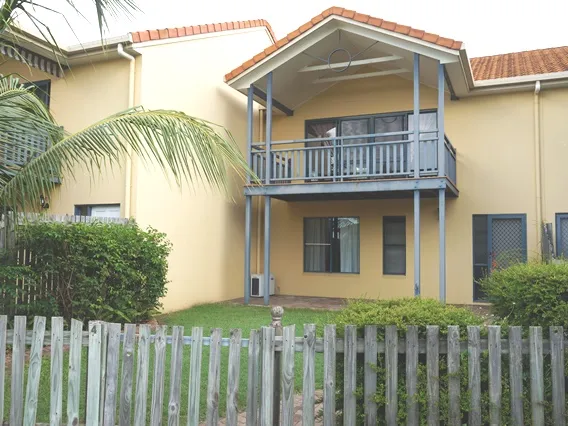 3 Bedroom Townhouse Close to the Beach 