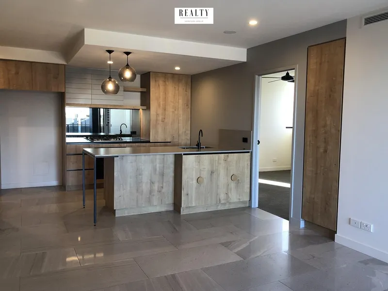 Modern 2-Bedroom Unit in Newstead w/ 1 Carpark!