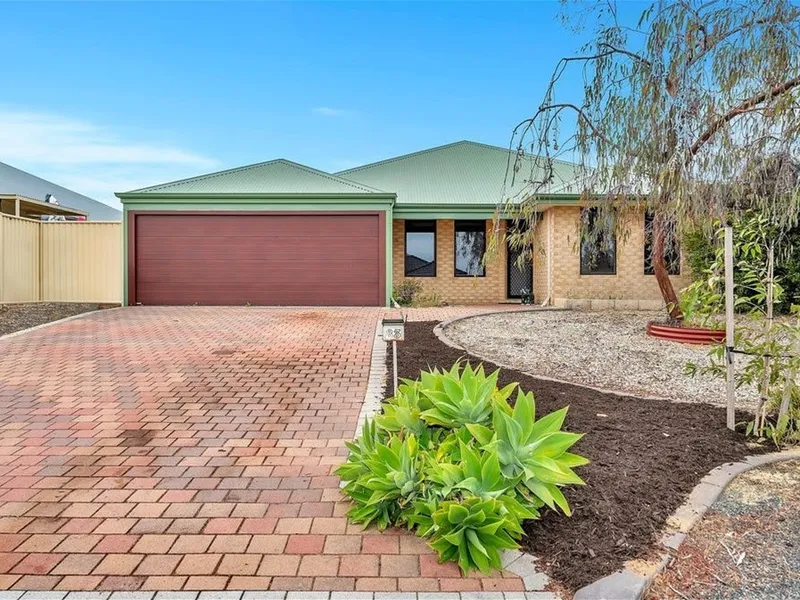 Stunning 4 Bedroom Family Home in Baldivis **MORE PHOTOS TO COME**