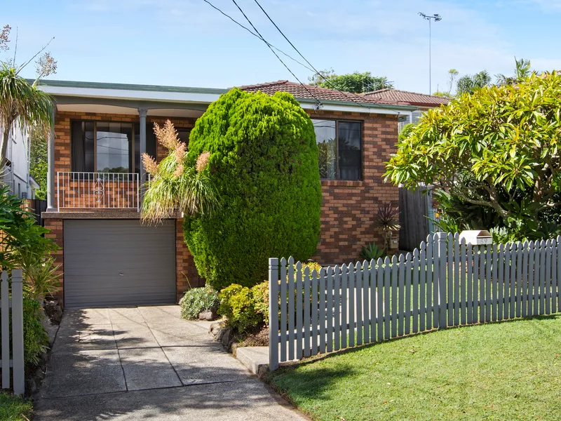 Immaculate single level home in the heart of the Plateau