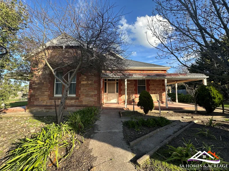 Country lifestyle on offer!