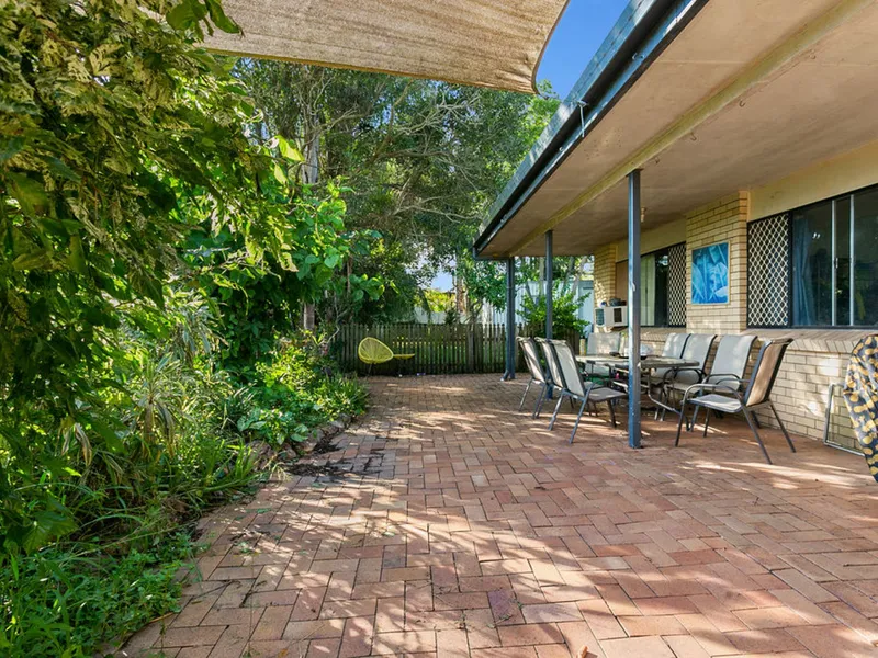 This One Needs Work So Bring Your Tools - 5 Bedrooms - 1255m2 Block  -Huge Shed