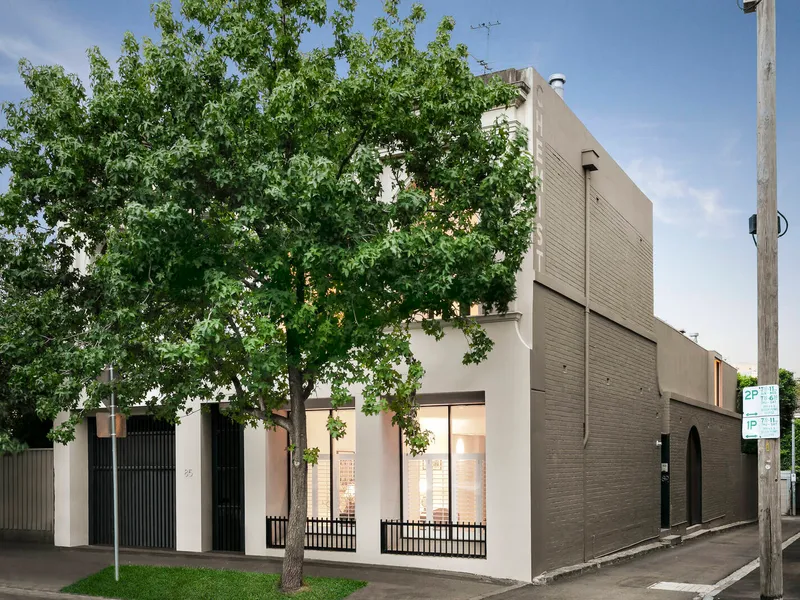 “Stunning Domain Precinct Victorian Residence“