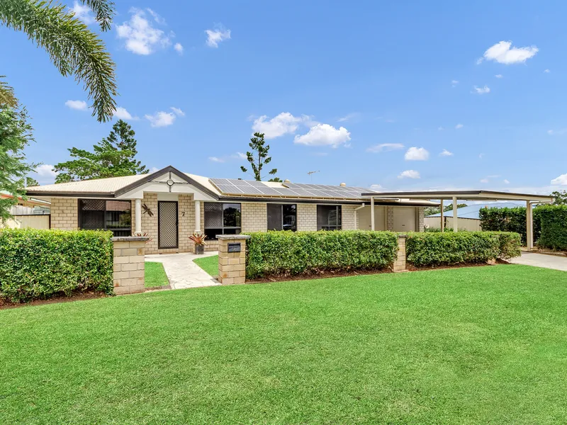 PROPERTIES LIKE THIS ARE FEW & FAR BETWEEN!