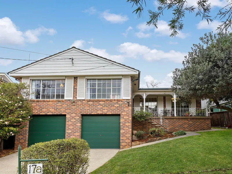 Spacious family living with scenic views