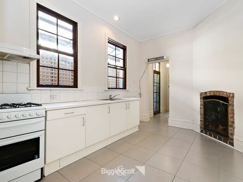 SEMI-RENOVATED, 2 BEDROOM VICTORIAN COTTAGE WITH PARKING ON RICHMOND HILL!