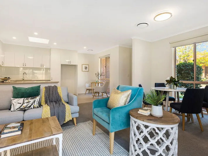 Fully refurbished, open plan unit