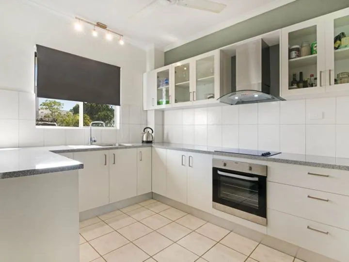 MODERN FULLY FURNISHED BOTTOM FLOOR APARTMENT
