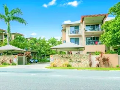 RESORT STYLE COMPLEX CLOSE TO ALL AMENITIES!