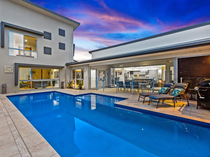 YOUR OWN MINI RESORT