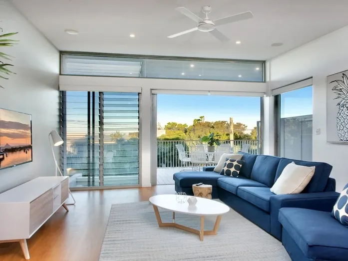 BEACHFRONT / THE BEST OF THE COVES / HOUSE FOUR