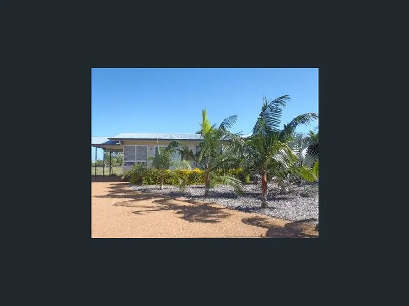 NEWLY RENOVATED 3 BEDROOM HOUSE IN FORREST BEACH