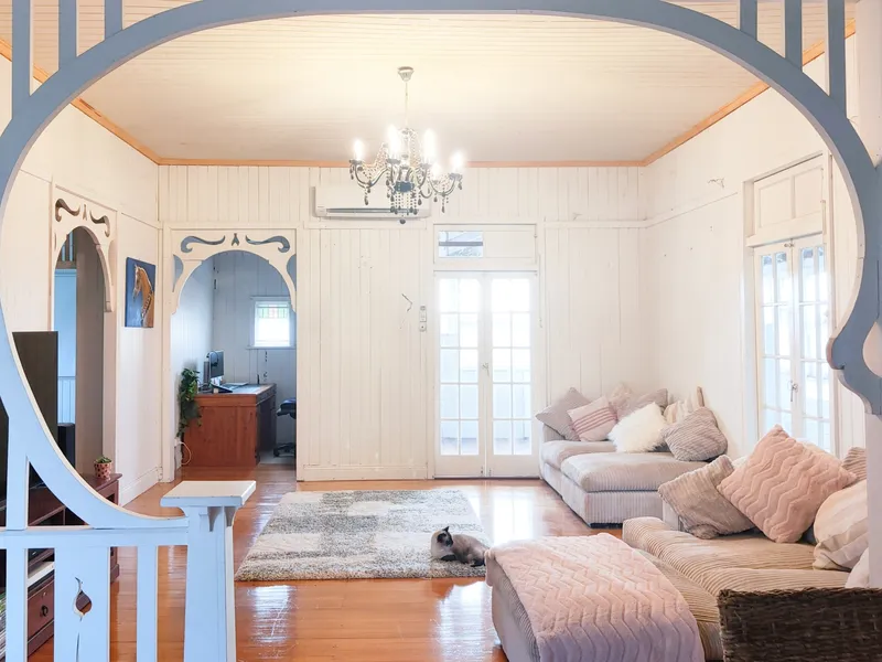 40 Acres plus renovated 3 bedroom Queenslander