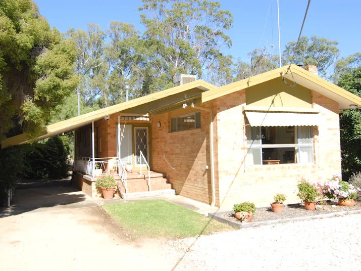 Prime Location Overlooking Parkland And River