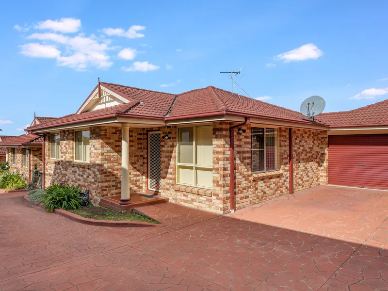Charming 3-Bedroom Villa in a Quiet Complex - Affordable Strata!