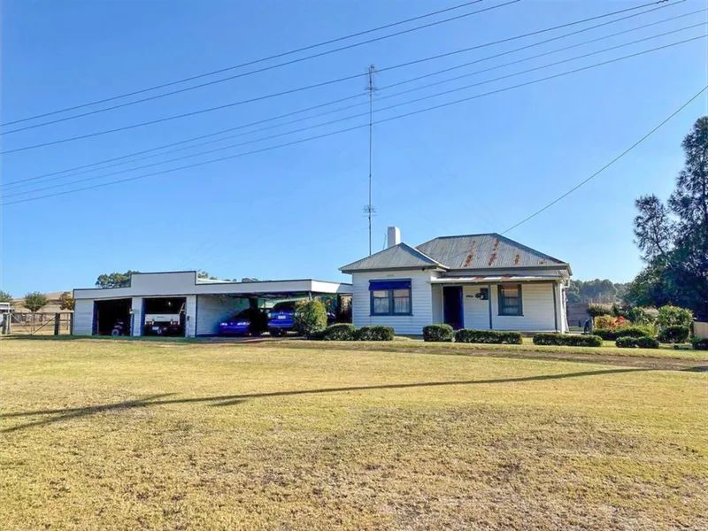 3 BEDROOM COTTAGE ON A LARGE BLOCK