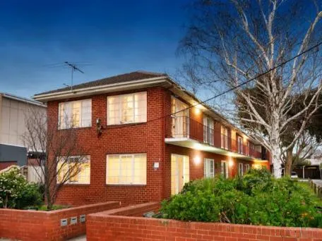 AFFORDABLE MODERN APARTMENT - AMAZING LOCATION!