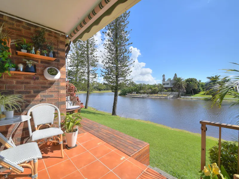 North to water Immaculate Apartment - Seller purchased elsewhere