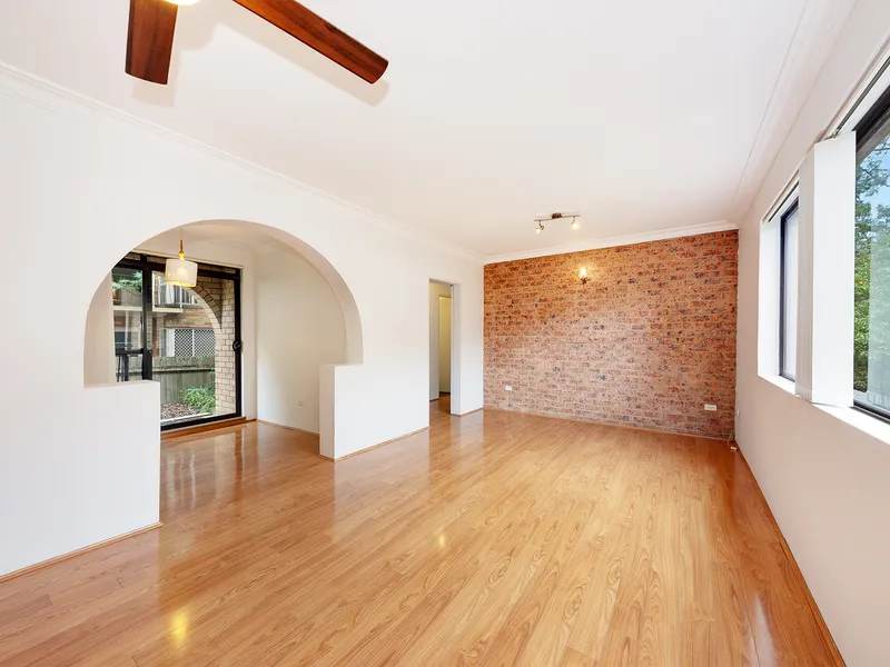 Moments to the Lane Cove Village - spacious and private!